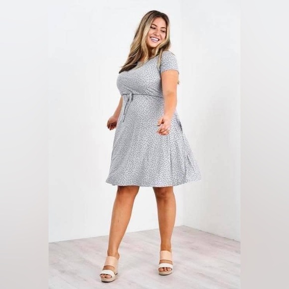 Latched Mama Dresses & Skirts - Latched Mama drawstring nursing maternity dress with pockets - grey navy
